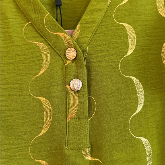 Parker Green and Gold Blouse - Picture 4 of 7